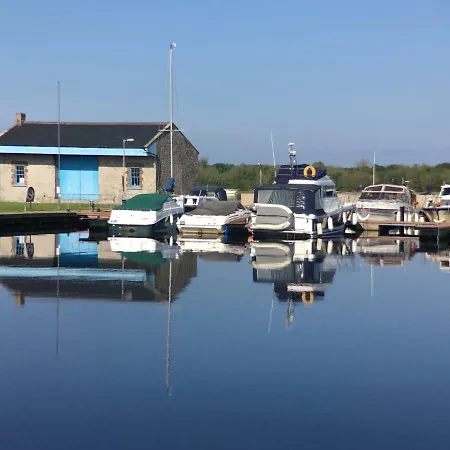 Lough Derg House & The Cafe Vendégház